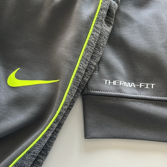 NIKE Therma-Fit - Picture 2 of 8
